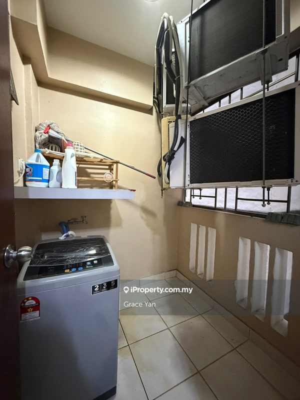 For Rent - Molek Pine 2