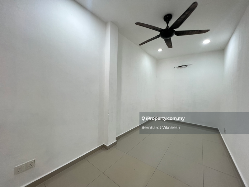 1-storey Terraced House for Sale in Seksyen 8, Petaling Jaya by Bernhardt Viknhesh - iProperty.com.my
