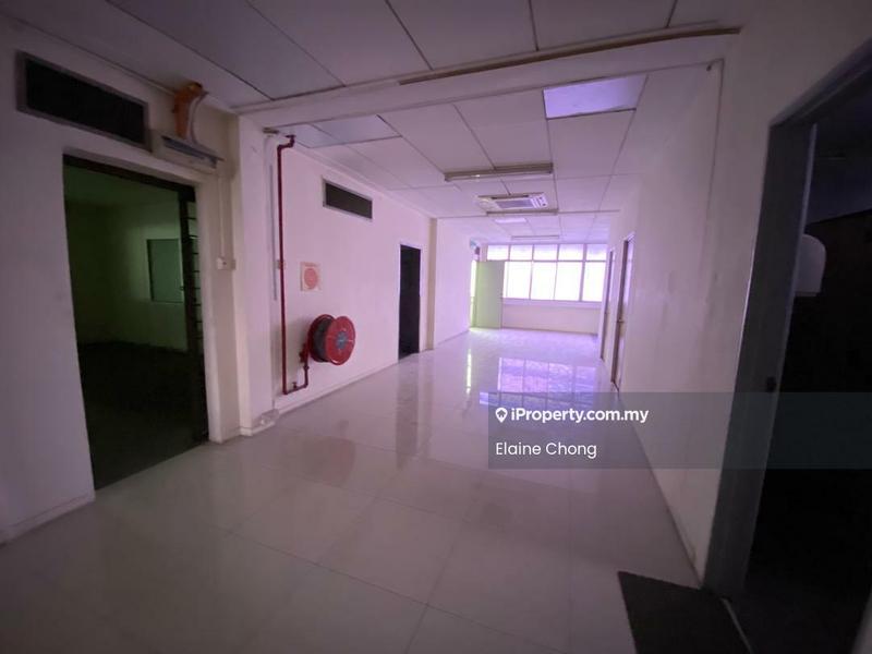 Gudang untuk Disewa di Petaling Jaya, Selangor oleh Elaine Chong - Corridor - iProperty.com.my