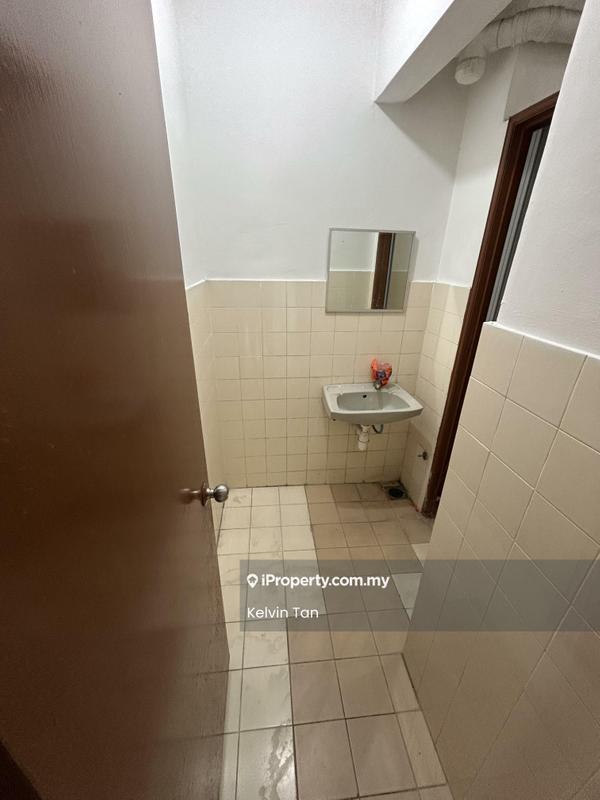 Condominium for Sale in Menara Alpha by Kelvin Tan - Bathroom - iProperty.com.my