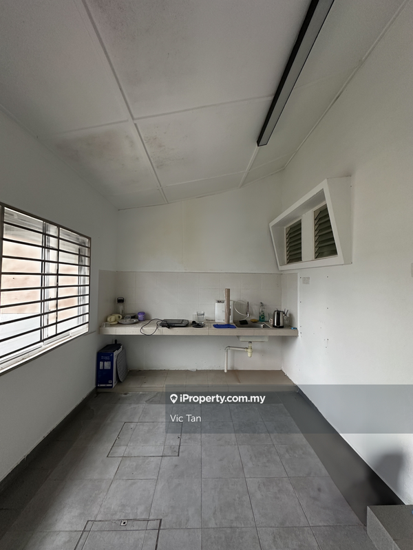 1-storey Terraced House for Sale in Taman Salak Selatan, Salak South by Vic Tan - iProperty.com.my