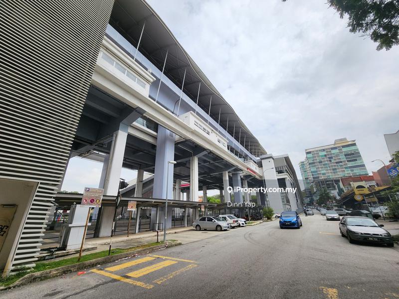 For Sale - SS15 LRT Station with Walking Distance 3 Sty Intermediate Shoplot for Sale