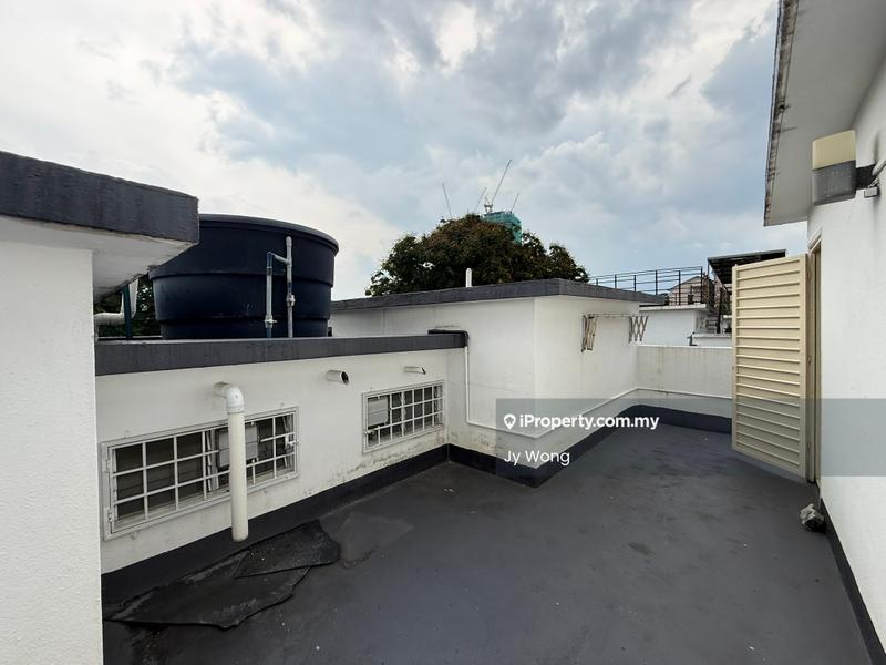 Townhouse for Sale in Eastwood Terrace, Kayu Ara, Bandar Utama, Bandar Utama by Jy Wong - Roof - iProperty.com.my