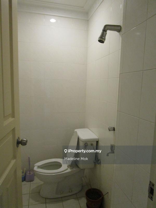 Condominium for Sale in Impian Emas by Madeline Mok - Maid's Bathroom - iProperty.com.my
