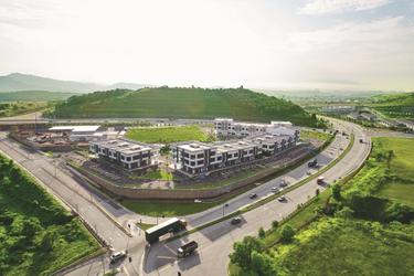 Bandar Ainsdale : Anika 1