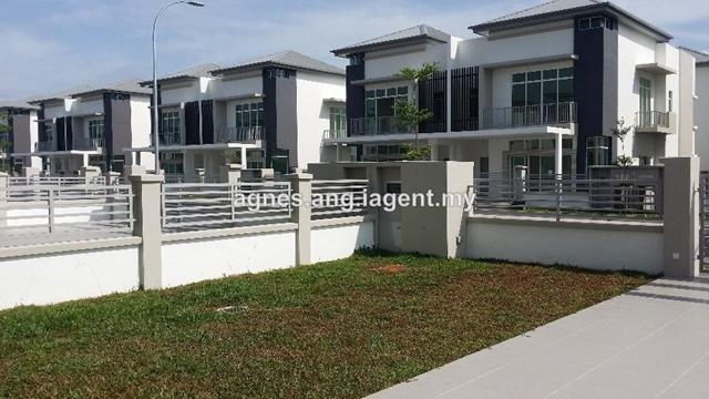 Clermont Canary Garden Bandar Bestari Klang Intermediate Semi Detached House 5 1 Bedrooms For Sale Iproperty Com My