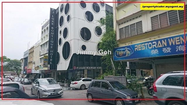 Section 8 Corner Shop For Rent In Petaling Jaya Selangor Iproperty Com My