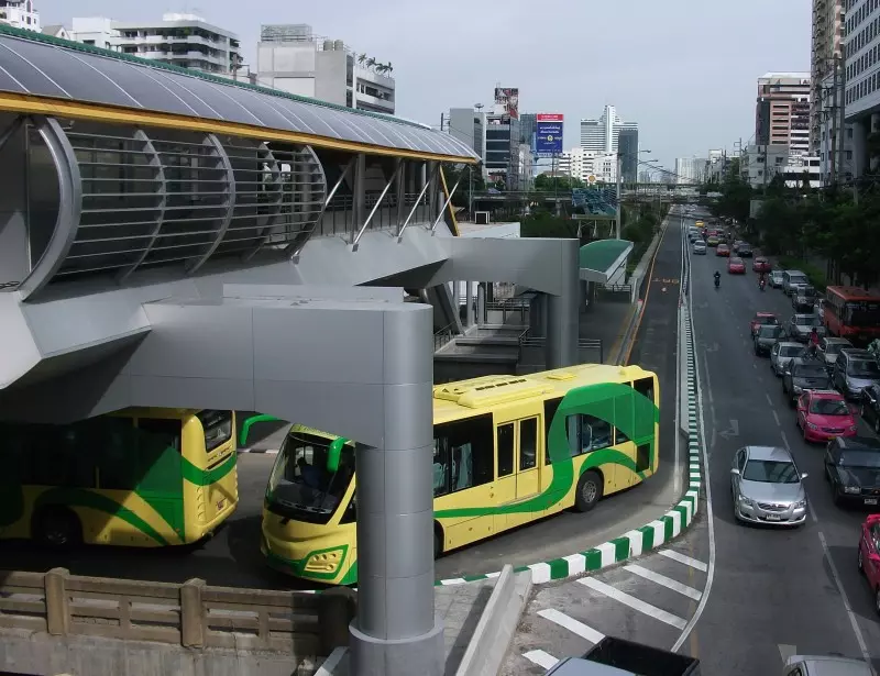 Sathorn_Station_(Bangkok_BRT)