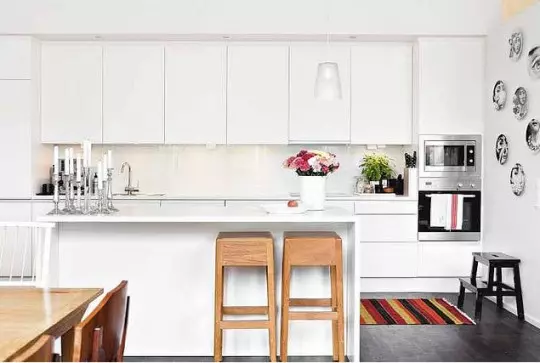 fP_White-modern-kitchen-colorful-accessories