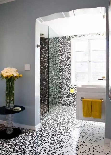 pixilated-bathroom-custom-mosaic-tile-2-554x831