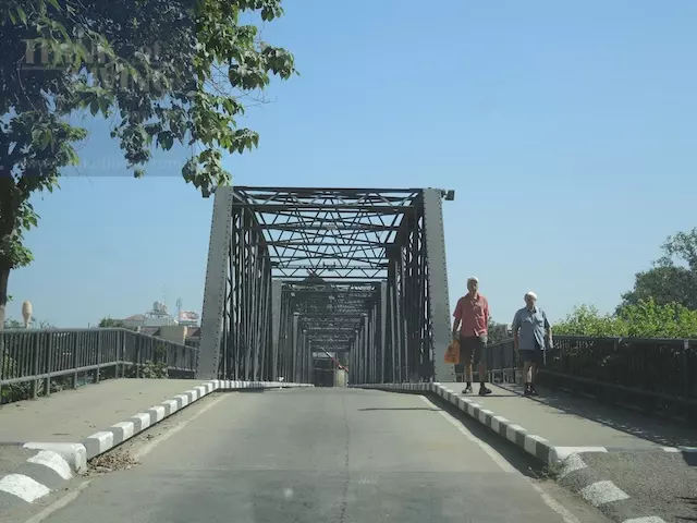 สะพานเหล็ก