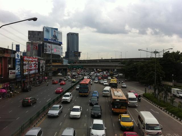 รีวิว คอนโด MRT พหลโยธิน รถไฟฟ้า รถใต้ดิน