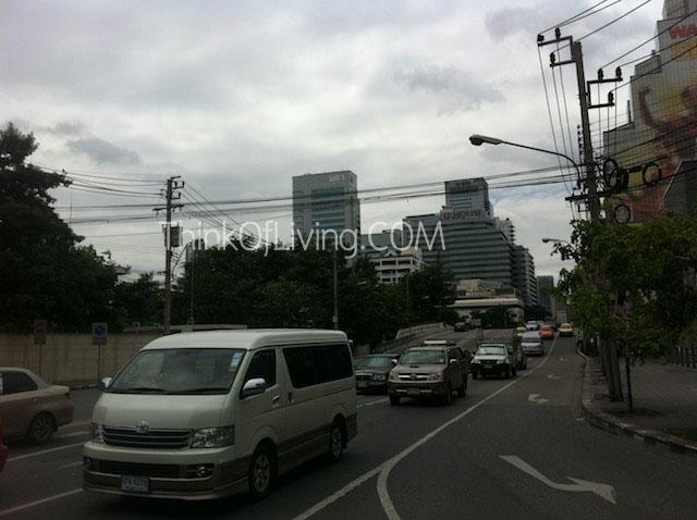 ศุภาลัย พรีเมียร์ อโศก แยกอโศก-เพชรบุรี มองไปทางอโศก