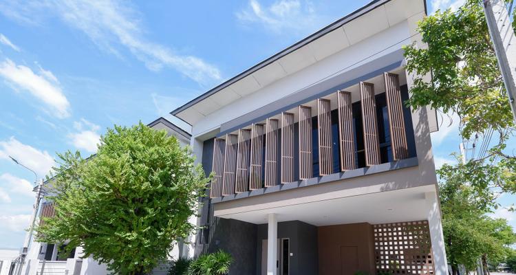 รีวิว วิลล่า 168 นิวกรุงเทพกรีฑา บ้านเดี่ยวเน้นความเป็นส่วนตัวสูง พร้อม Courtyard ทุกหลัง ใกล้มอเตอร์เวย์และสนามบินสุวรรณภูมิ จาก LPN