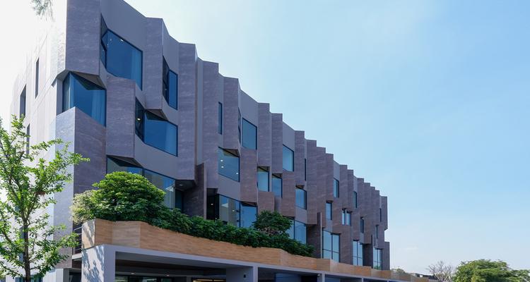 รีวิว The Park Lane 15 Sukhumvit – Bearing (เดอะ พาร์คเลน 15 สุขุมวิท – แบริ่ง) บ้านแฝดและทาวน์โฮม ใกล้ BTS แบริ่งและ MRT ศรีแบริ่ง เป็นส่วนตัวเพียง 16 ยูนิต จาก AVIA PROPERTY